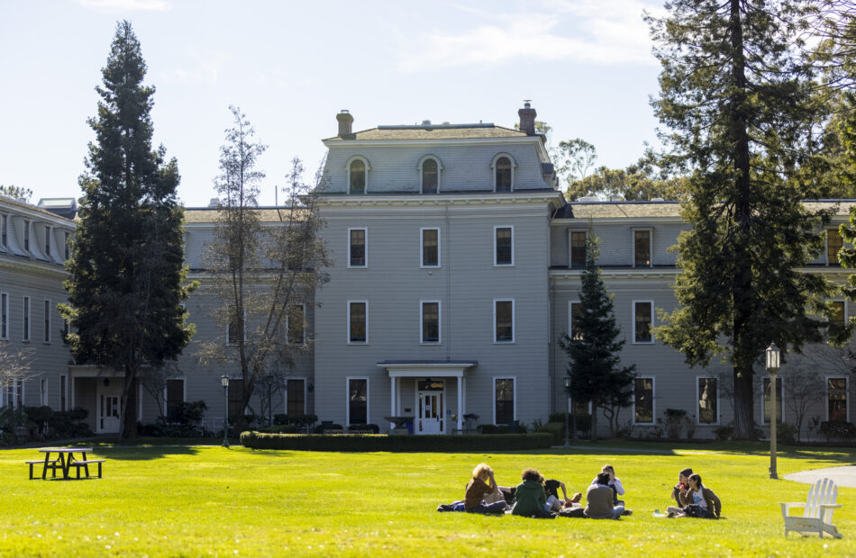 Northeastern University 2024 2025 Calendar Sofie Eleanore   Neu 4f16gk589 950x620 